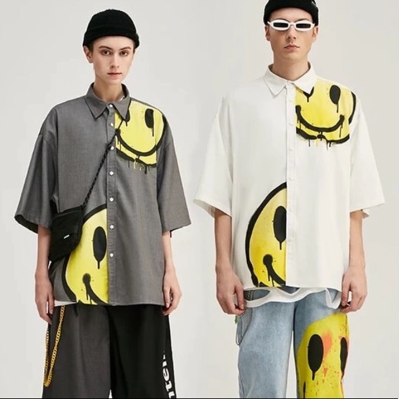 Other - Tshirt smiley face men’s gray top loose collar button shirt top